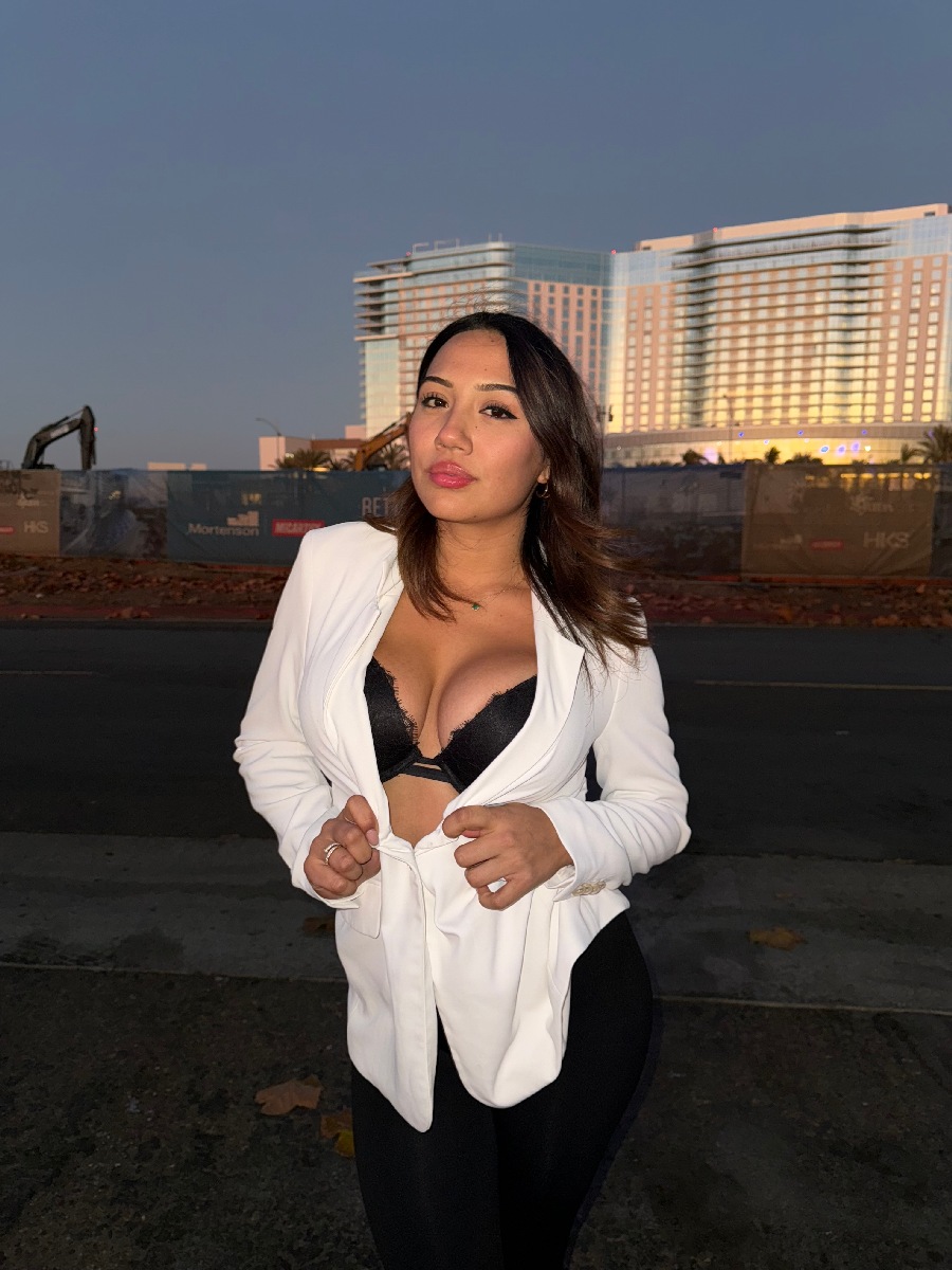 Take a pause and enjoy Ali Cruz — streaming from Denver