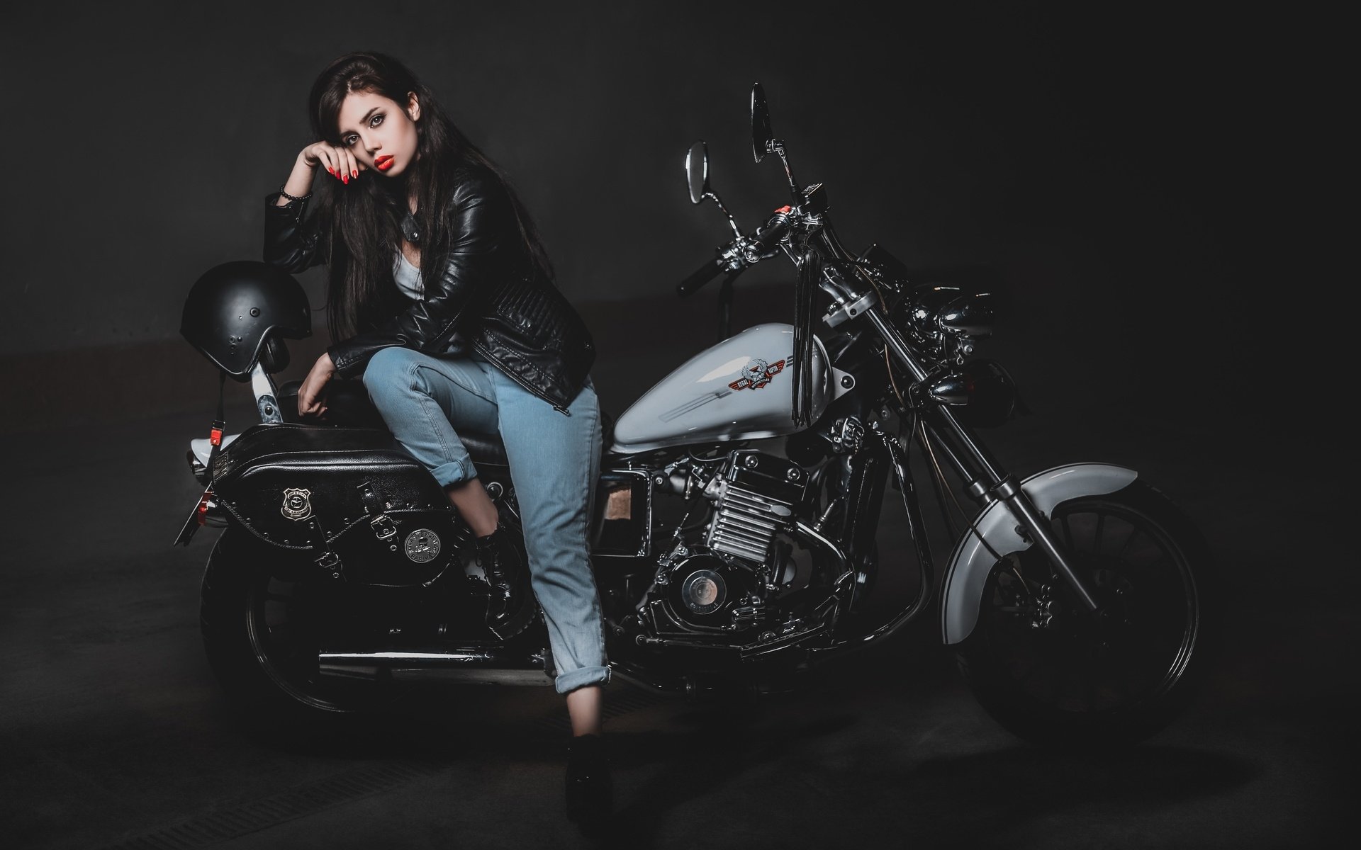Biker girls: style and drive in Denver