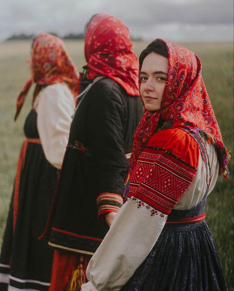 Women in Slavic costumes’s look of the day — catch her live in Denver