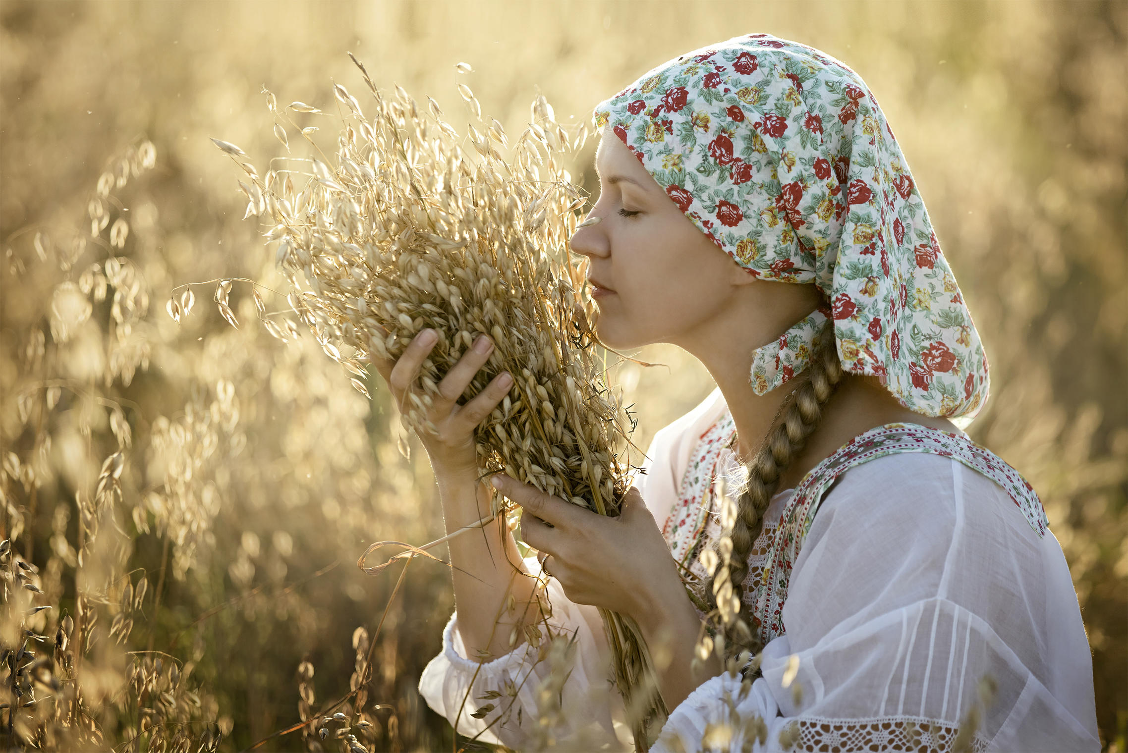 Photo Women in Slavic costumes in Denver