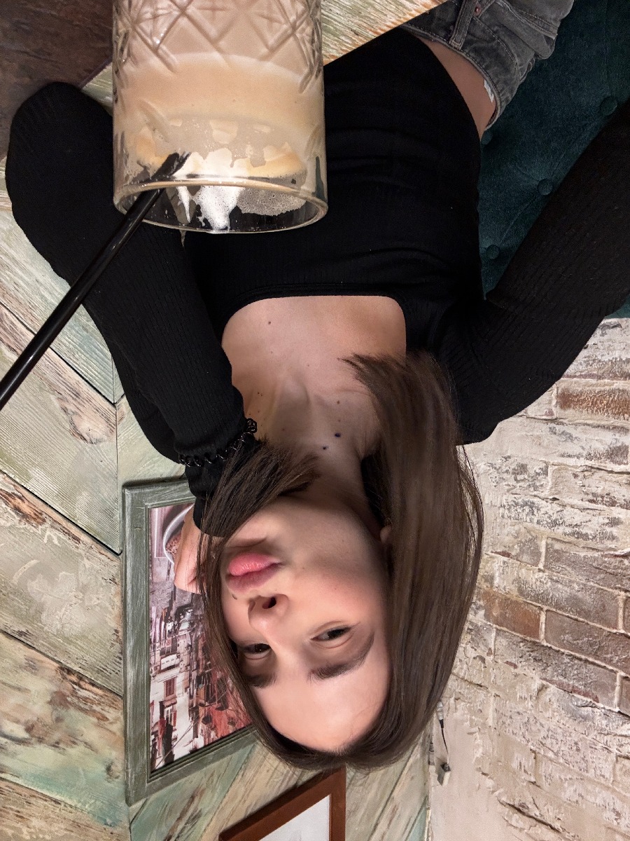 Fresh photos, fresh mood — Tina online in Denver